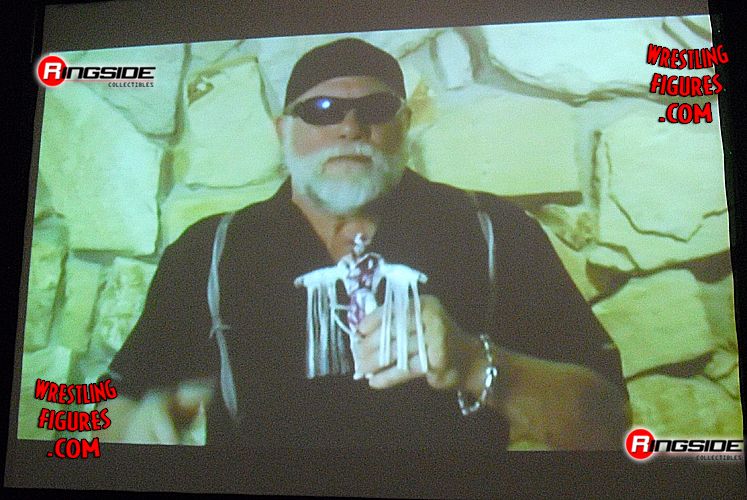 http://www.ringsidecollectibles.com/Merchant2/graphics/00000001/macho_man_vid_sdcc_2010_5.jpg